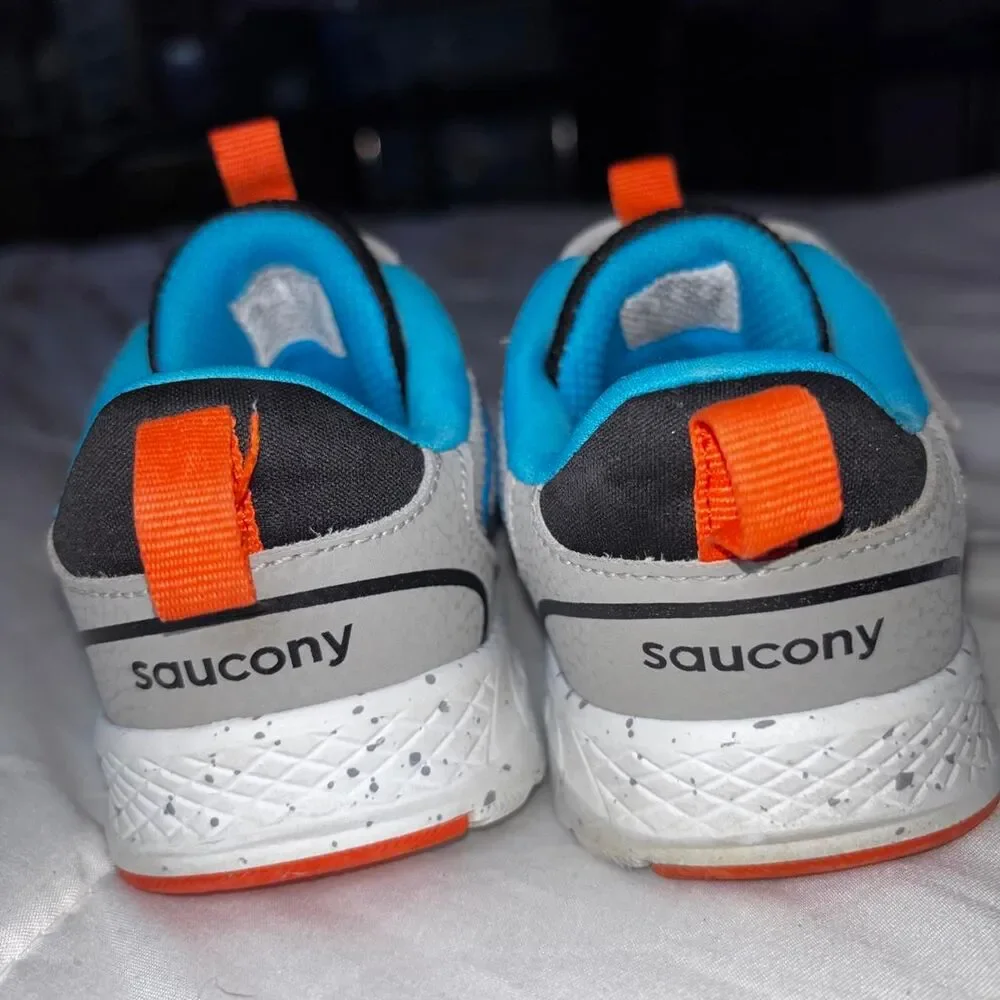 Saucony kids wind
